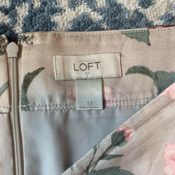 LOFT Floral Pencil Skirt - Picture 7 of 7